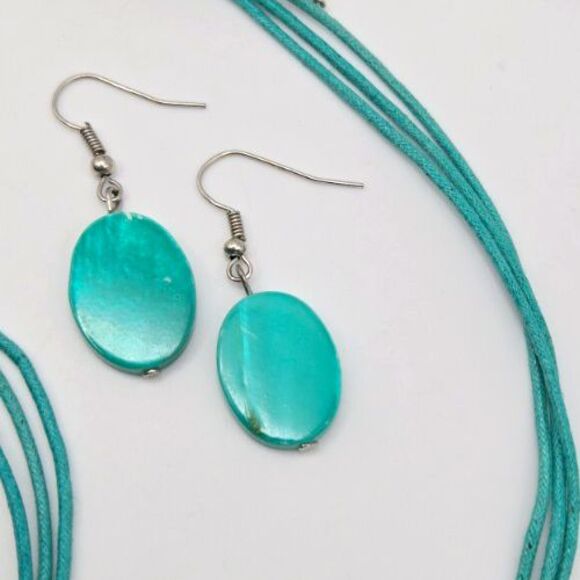 Two Summery Blue Jewelry Sets Mother of Pearl Shell Necklaces and Earrings - Picture 4 of 6